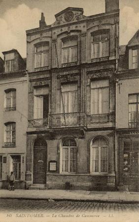 A l'époque la chambre de commerce se trouvait dans le haut de la rue Carnot,on peut encore en voir la façade.